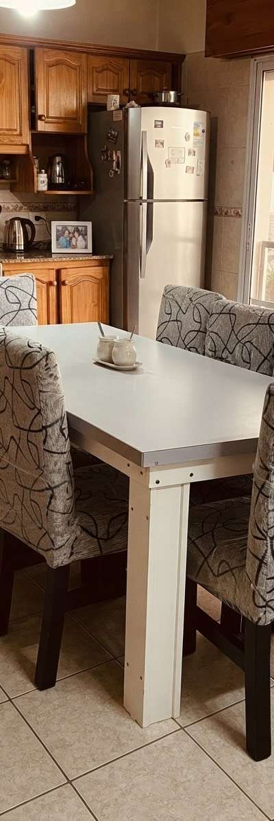 MESA Y OCHO SILLAS LISO Y FIRULETE - Muebles Olavarría Buenos Aires